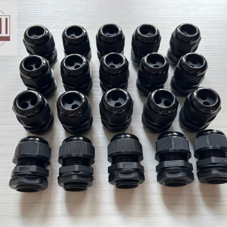 Ốc siết cáp nhựa màu đen M25x1.5 2 lỗ ra cáp
