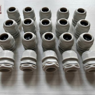 Ốc siết cáp nhựa màu xám M32x1.5 ra 3 lỗ dây